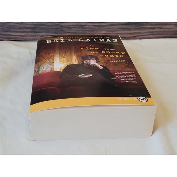 The View from the Cheap Seats: Selected Nonfiction by Neil Gaiman Copyright 2016 - Picture 2 of 5